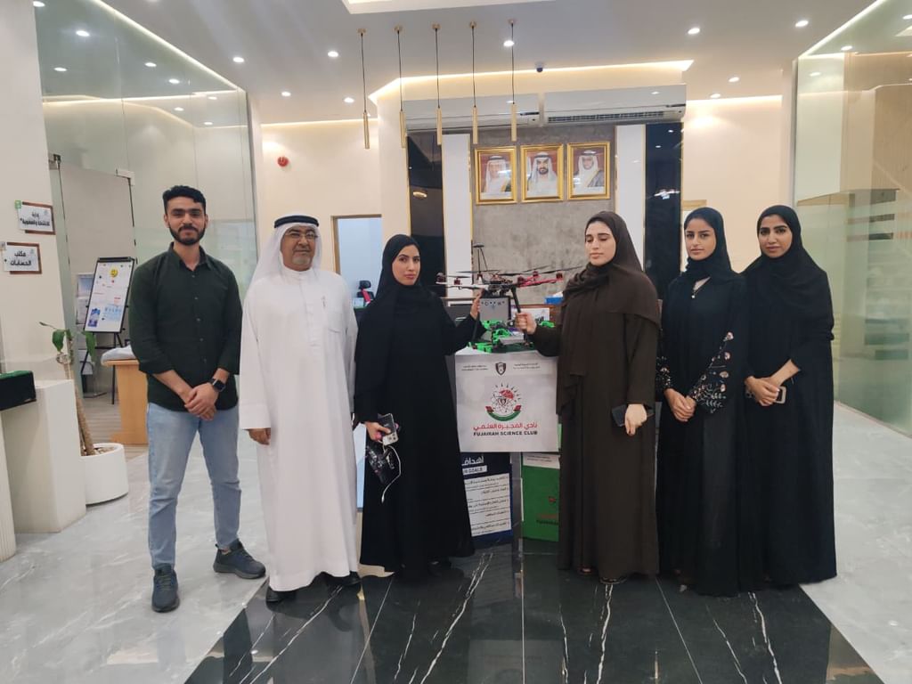 نادي الفجيرة العلمي يحتفي بإبداع طالبات كليات التقنية العليا في الفجيرة خلال عرض مشروع تخرج متميز
