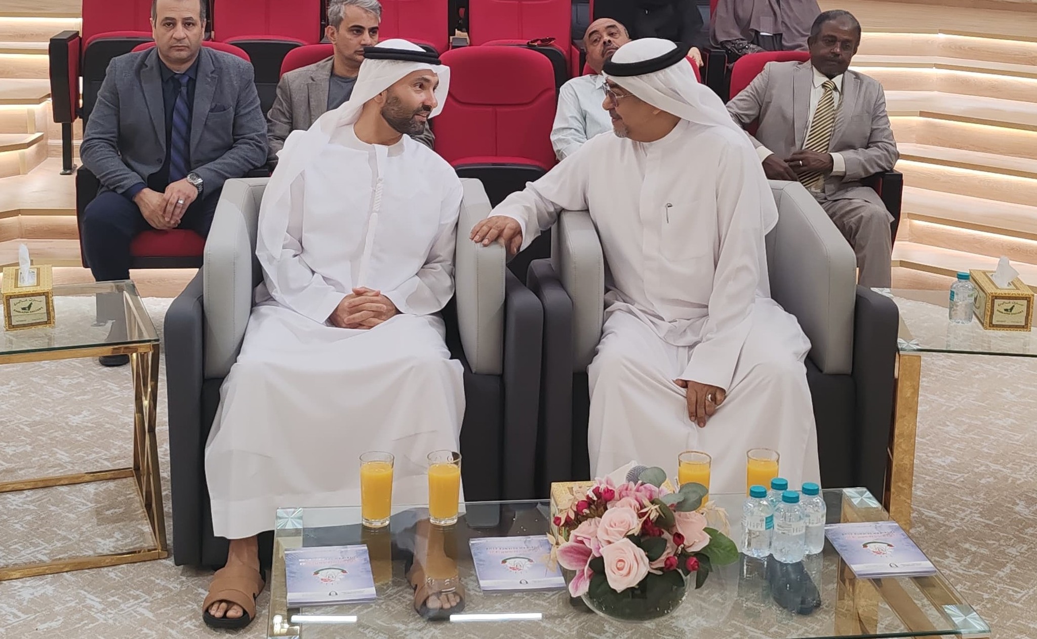 نادي الفجيرة العلمي ينظم محاضرة بعنوان قيادة التغيير في العصر الرقمي والتي ألقاها المهندس أحمد هانى بمقر النادي بحضور المهندس الشيخ محمد بن حمد بن سيف الشرقي مدير عام حكومة الفجيرة الرقمية