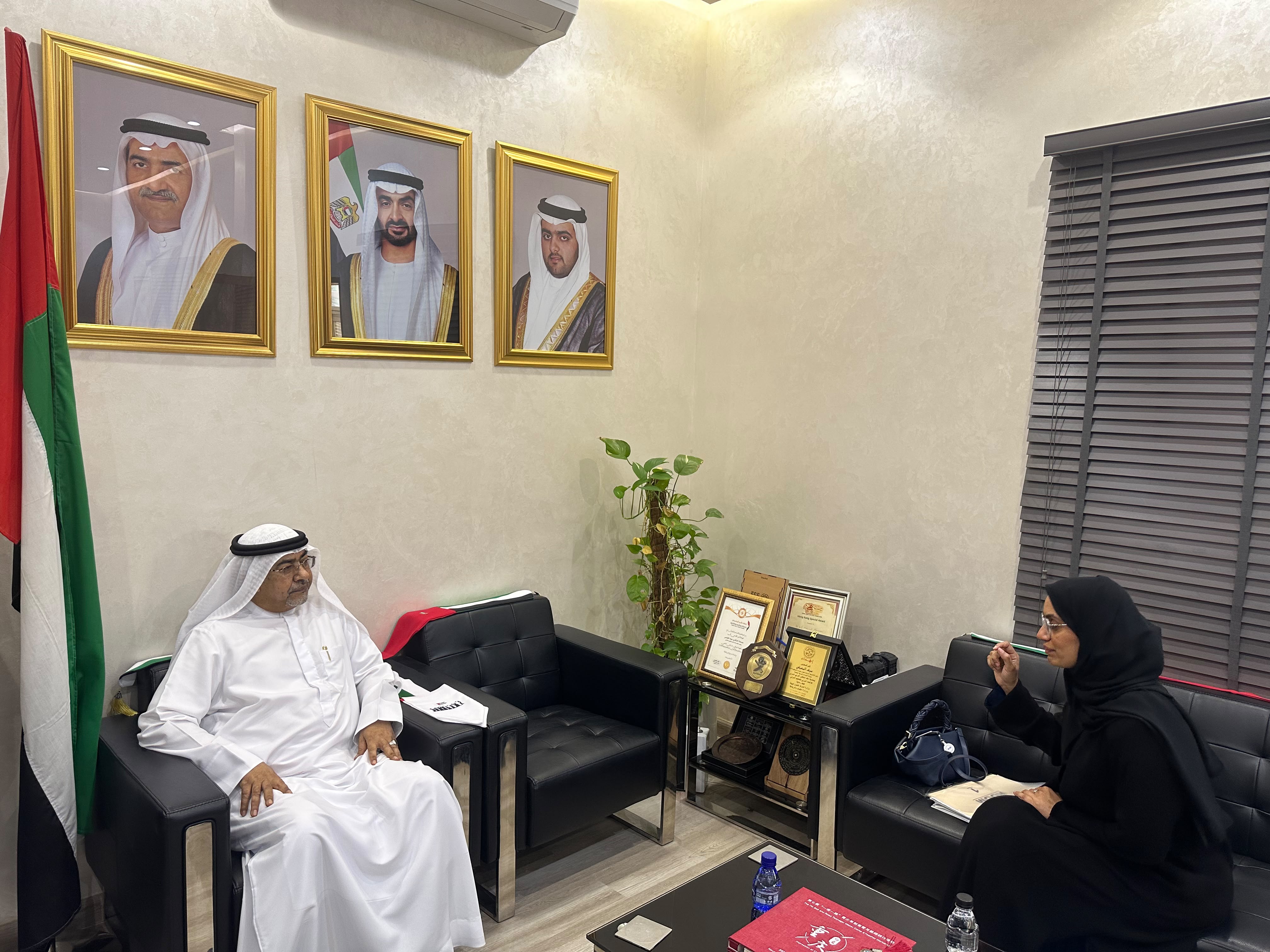 نادي الفجيرة العلمي يبحث مع السيدة جود الفارسي تطوير مشاريع ابتكارية في مجال الأتمتة