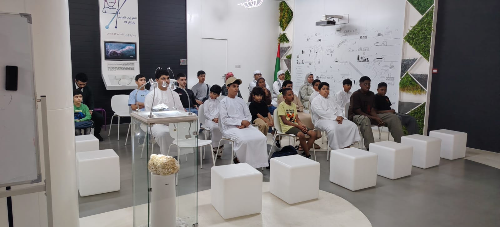 فعاليات المخيم الصيفي.. زيارة وفد من نادي الفجيرة العلمي إلى مخيم الابتكار في هيئة الموارد الطبيعية بالفجيرة لتعزيز المعرفة البيئية وتنمية مهارات المشاركين