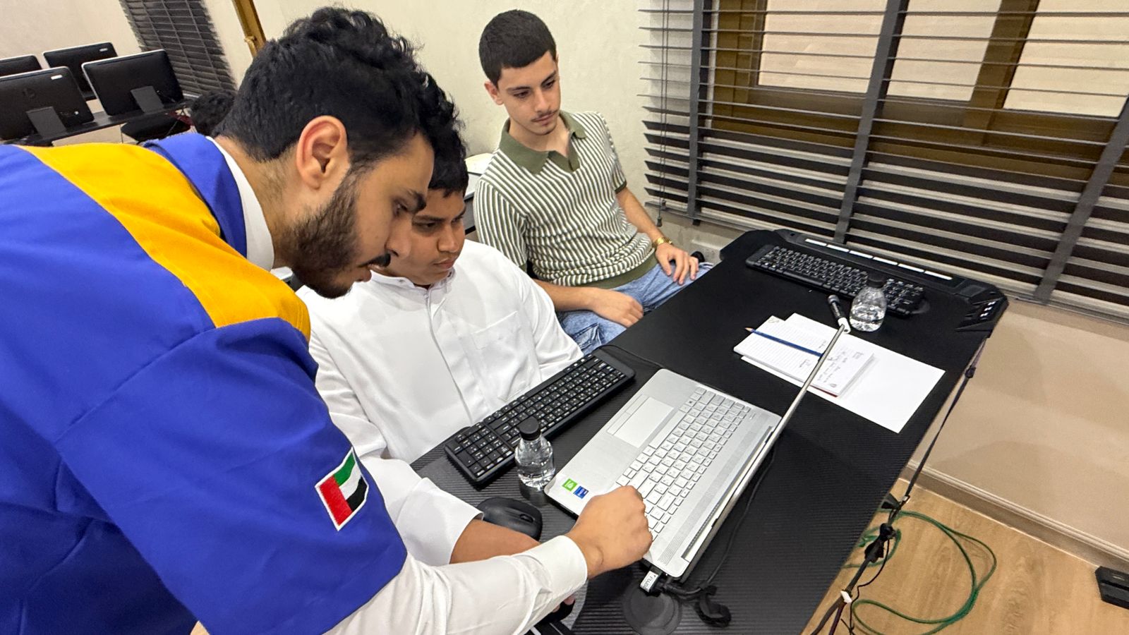 ضمن فعاليات المخيم الصيفي.. انطلاق اليوم الأول في قسم تقنية المعلومات والبرمجة بالتعريف بمفاهيم وأساسيات أمن الشبكات والامن السيبراني 