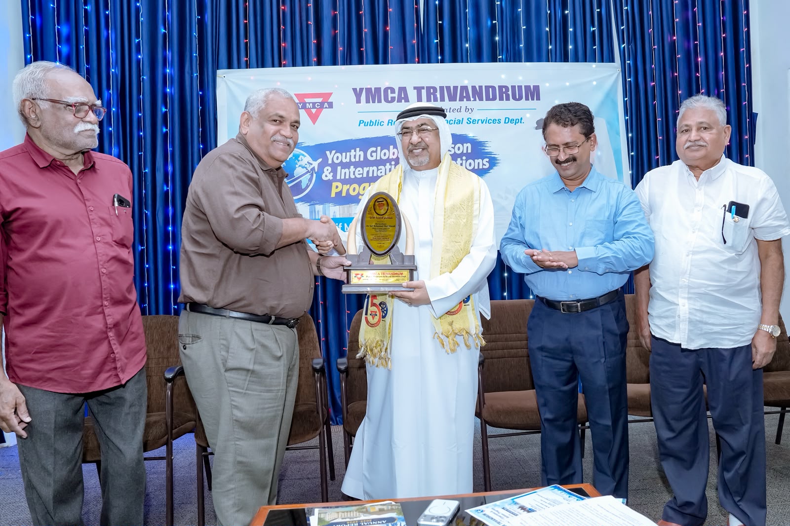 «YMCA» ترافندرم تكرّم الدكتور سيف المعيلي خلال برنامج الشباب والعلاقات الدولية