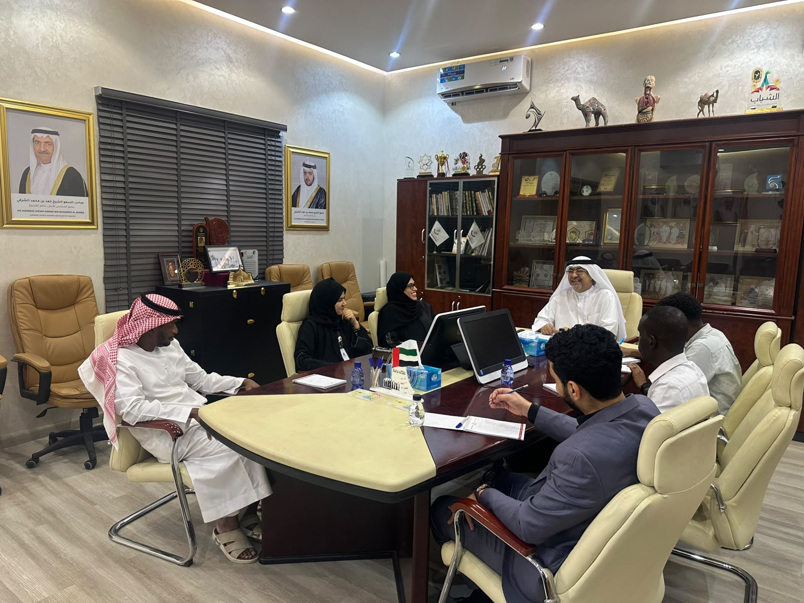  نادي الفجيرة العلمي يبحث مع بلدية الفجيرة تطوير حلول علمية مبتكرة في البيئة والاستدامة