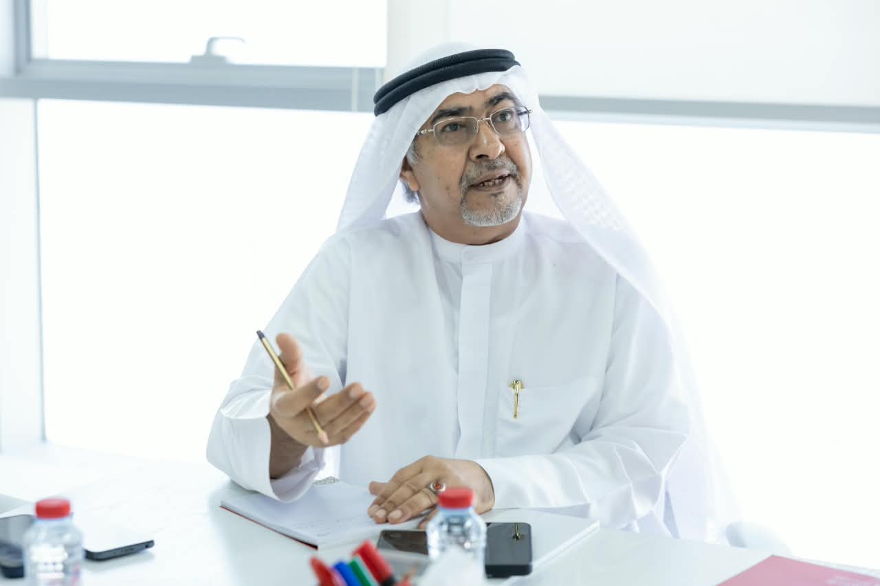 مشاركة  نادي الفجيرة العلمي في ورشة «كيف تؤلف كتابك بالذكاء الاصطناعي» احتفاءً باليوم الدولي للشباب